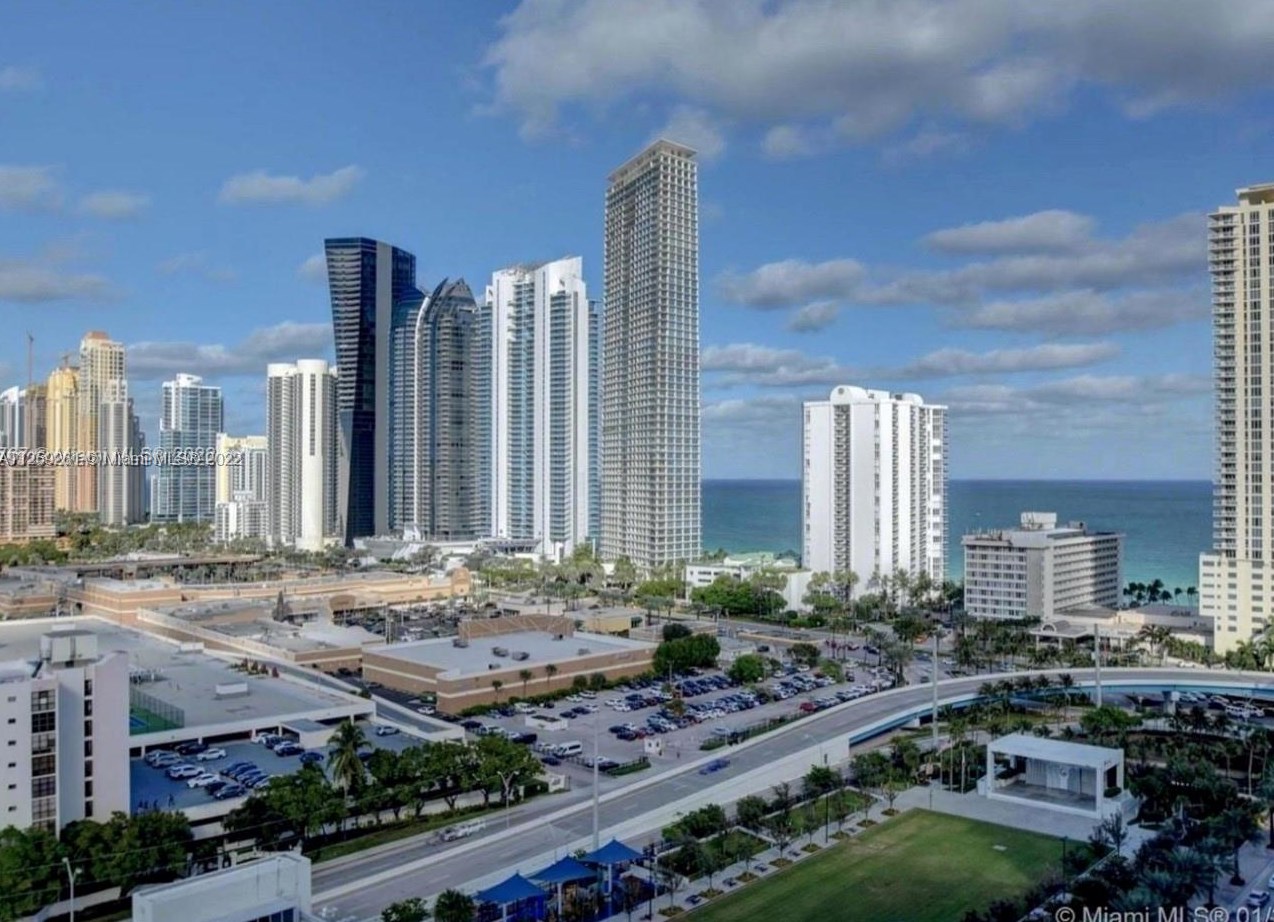 300 Sunny Isles Blvd, Miami FL 33160-4211 exterior