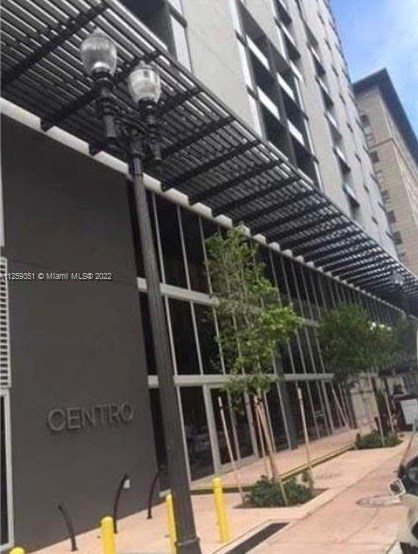 151 1st St, Miami FL 33132-2501 exterior