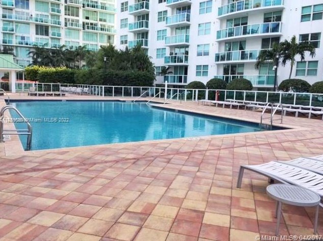 31 5th St, Miami FL 33131-2505 exterior