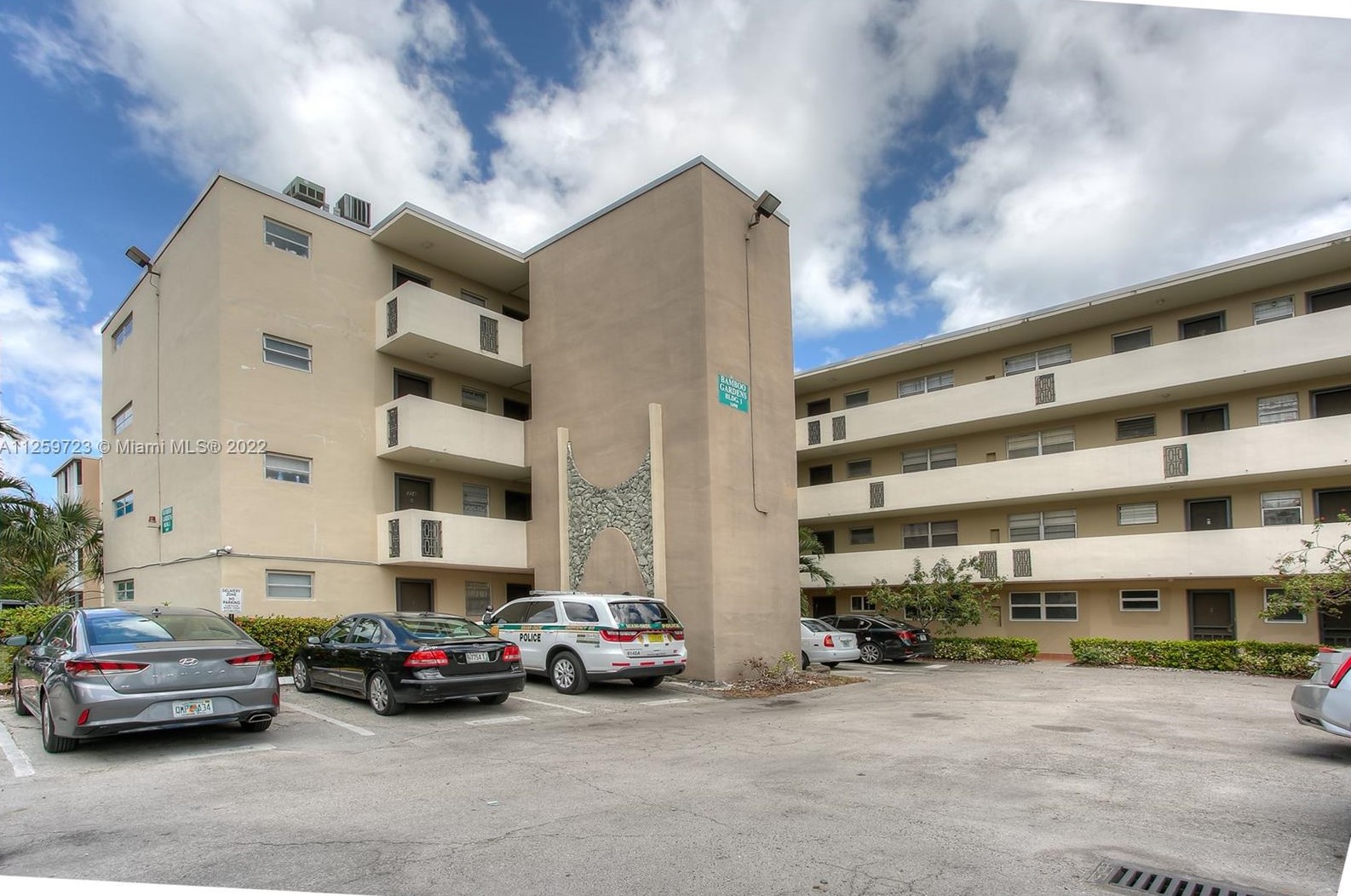 1690 Ne 191st St #405-1, Miami, FL