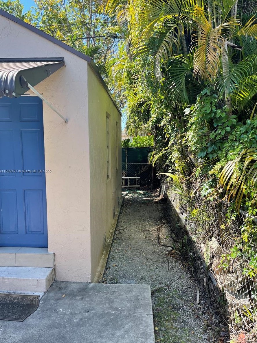 4278 9th Ter, Miami FL 33134-2626 exterior