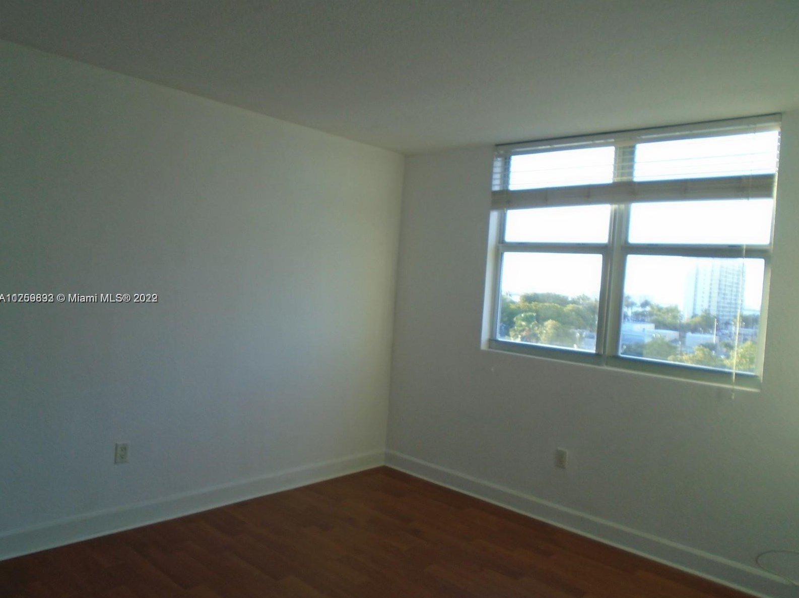 7501 Treasure Dr, Miami FL 33141-4310 exterior