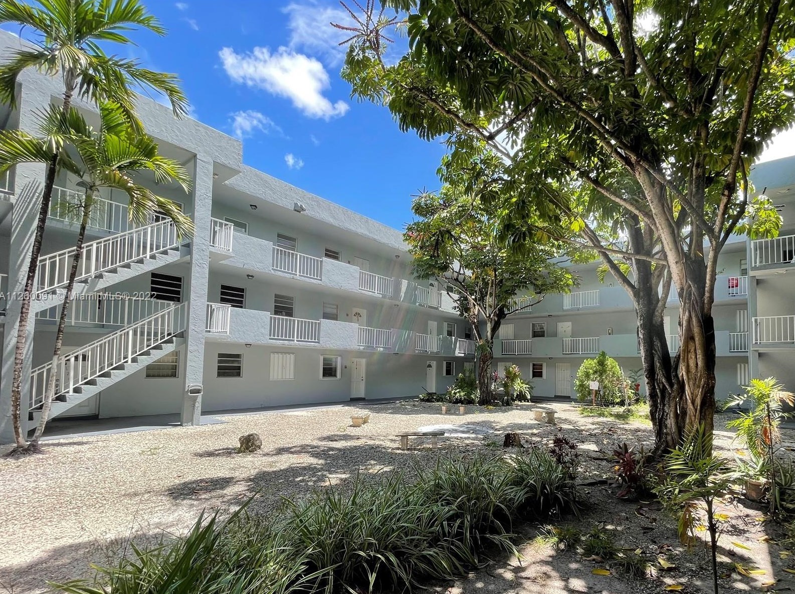 1735 W 60th St #m208, Hialeah, FL 33012