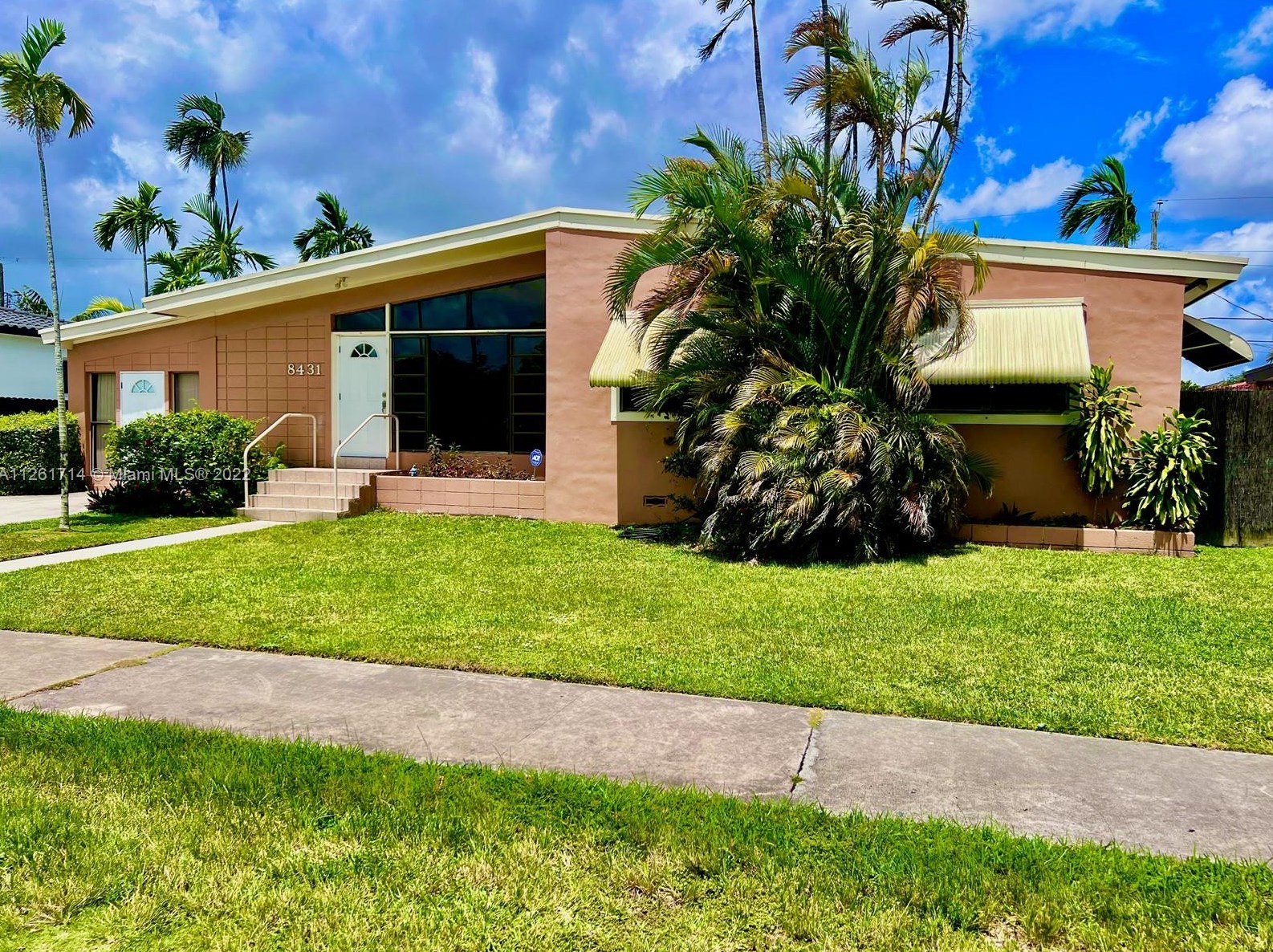 8431 Sw 28th St, Miami, FL 33155