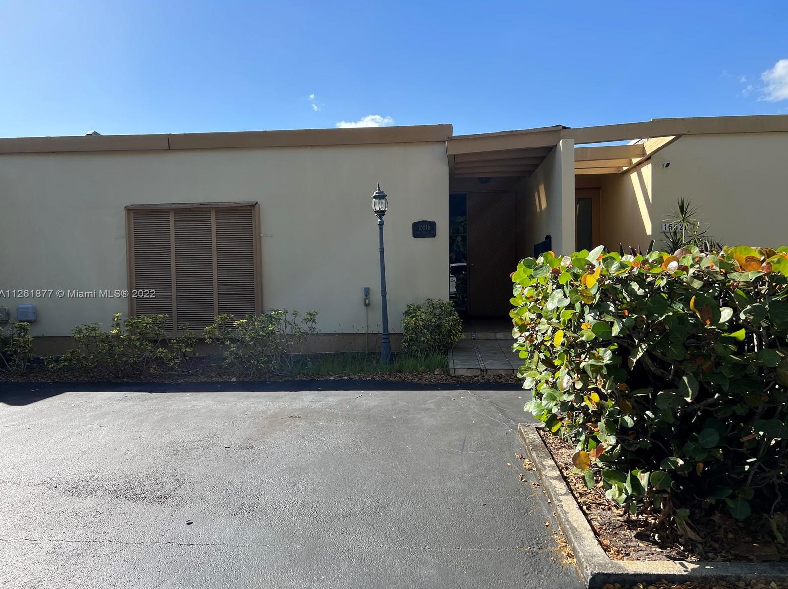 15516 Sharpecroft Dr, Hialeah, FL 33014