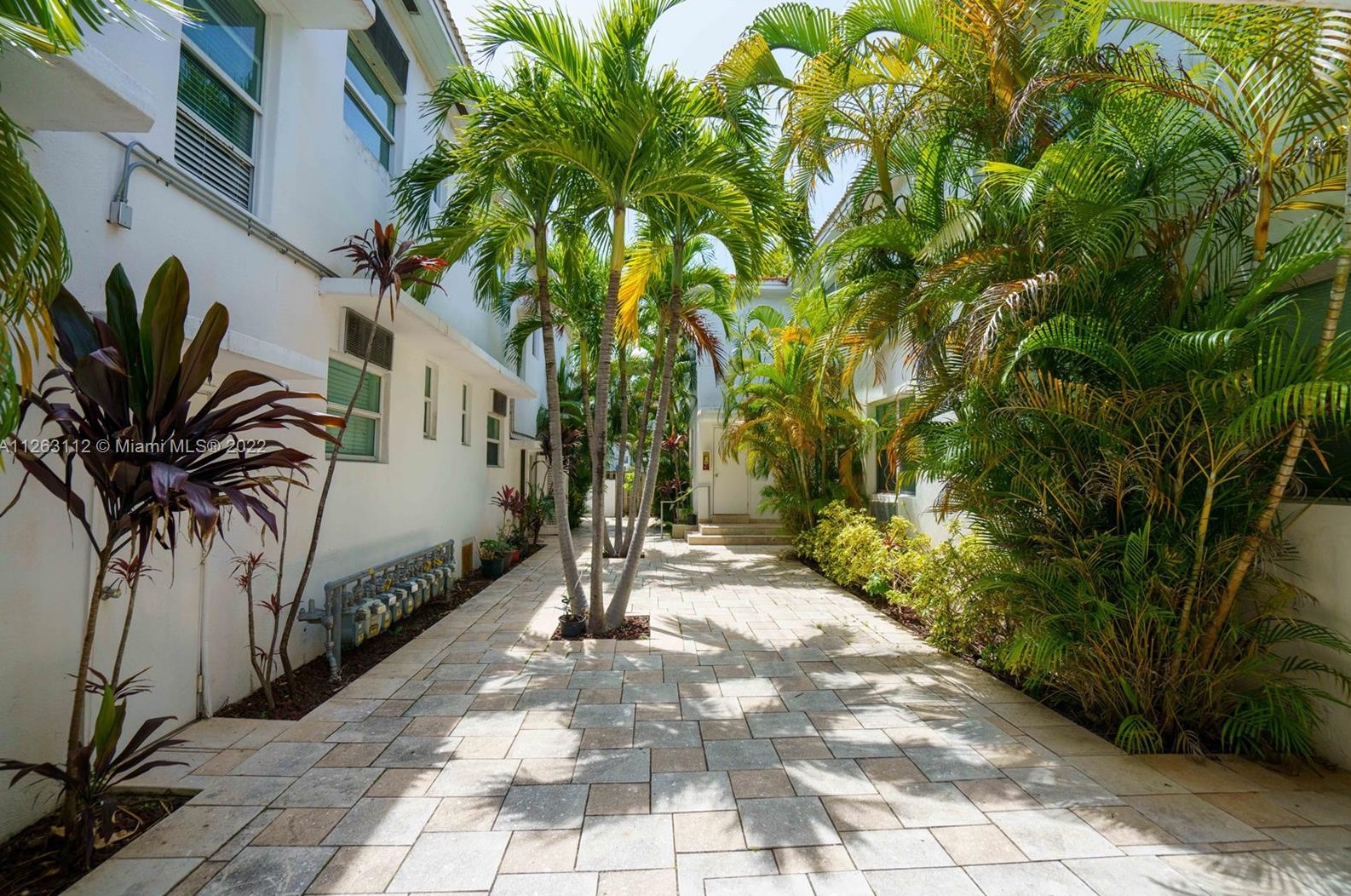 7610 Byron Ave #16, Miami, FL 33141