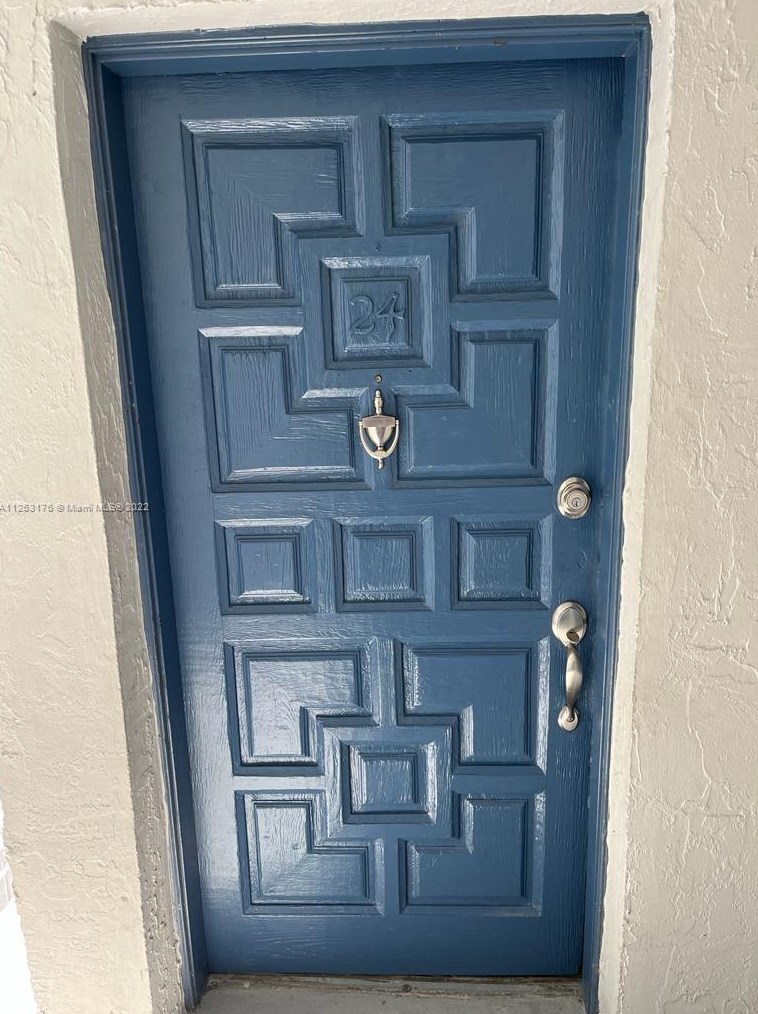 114 Mendoza Ave #24, Miami, FL 33134