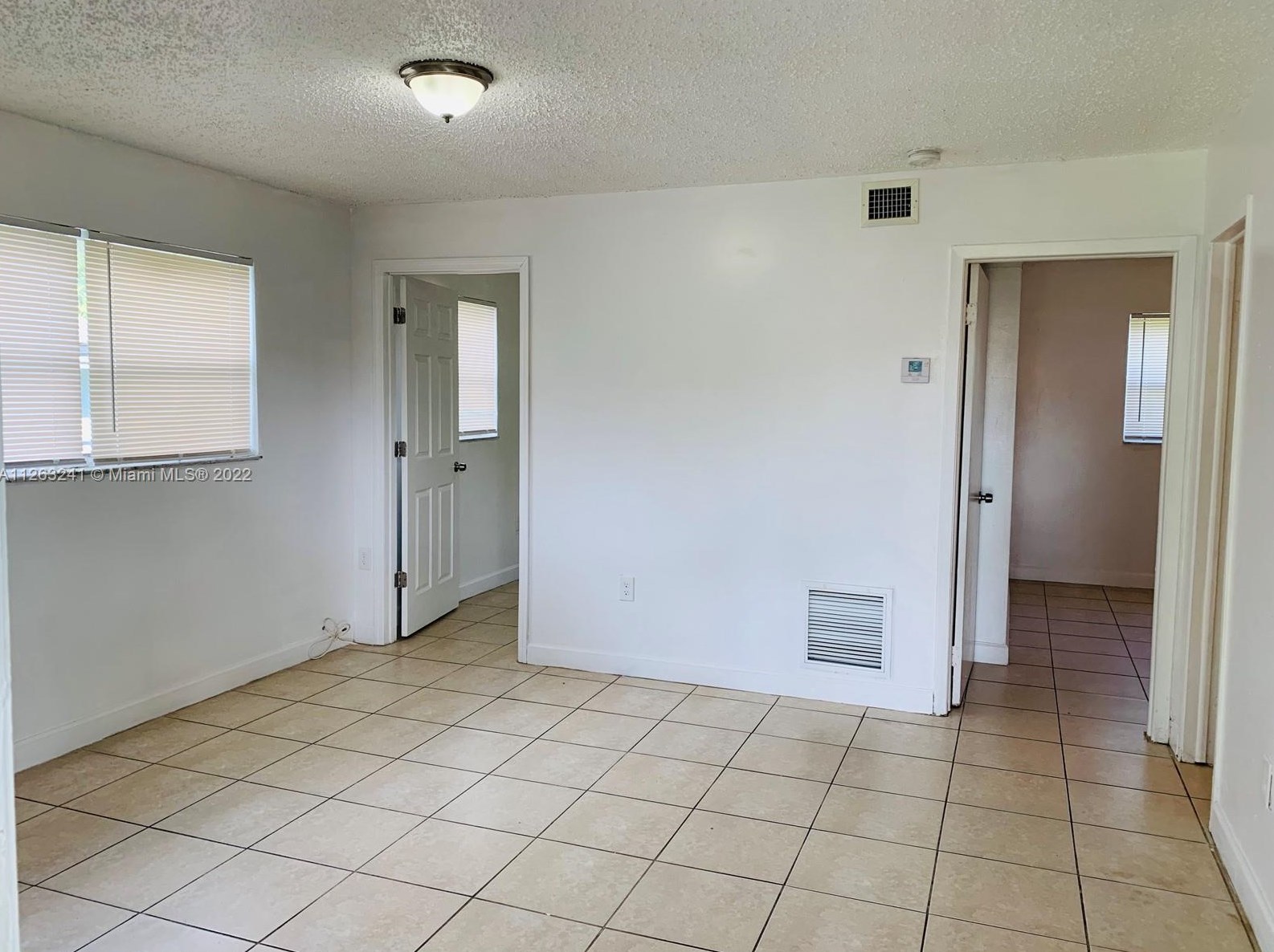 719 86th St, Miami, FL 33141-1115