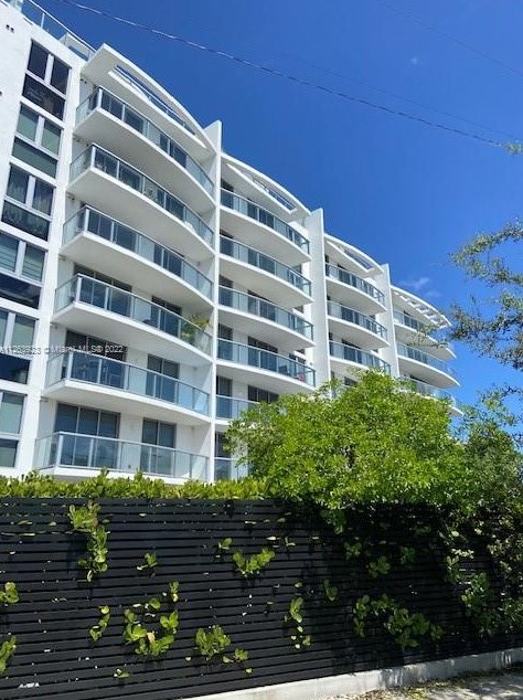 13800 Highland Dr #602, Miami, FL 33181