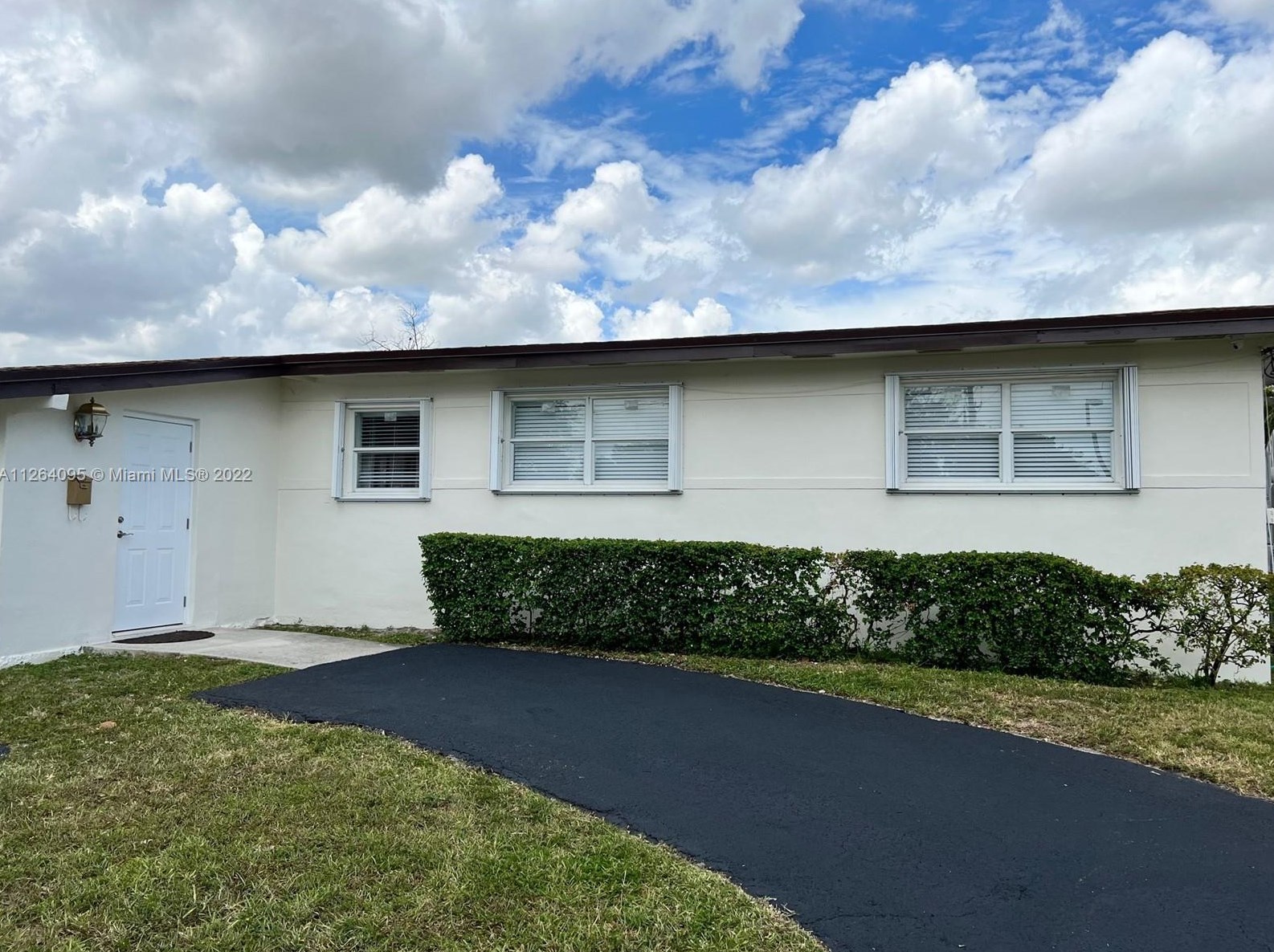 601 W 51st Pl #601, Hialeah, FL 33012