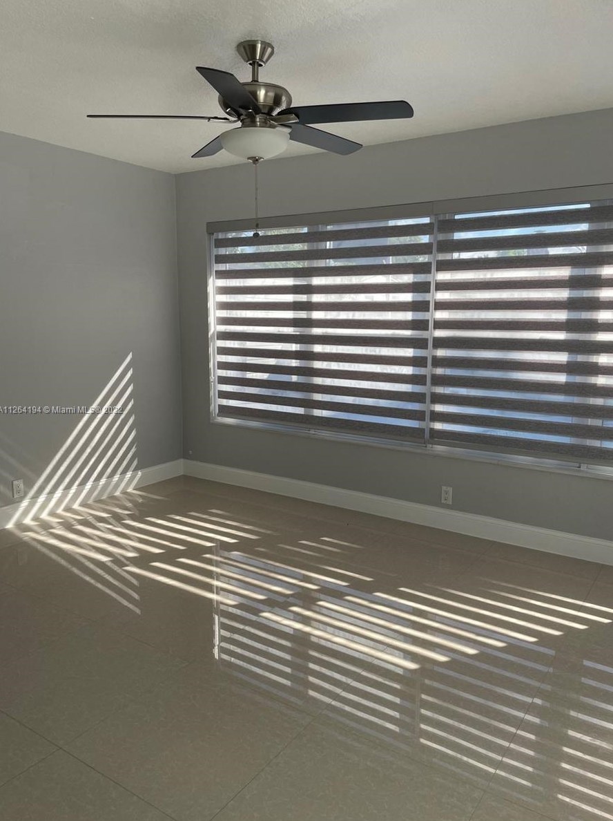 17521 49th Ave, Miami, FL 33055-3619
