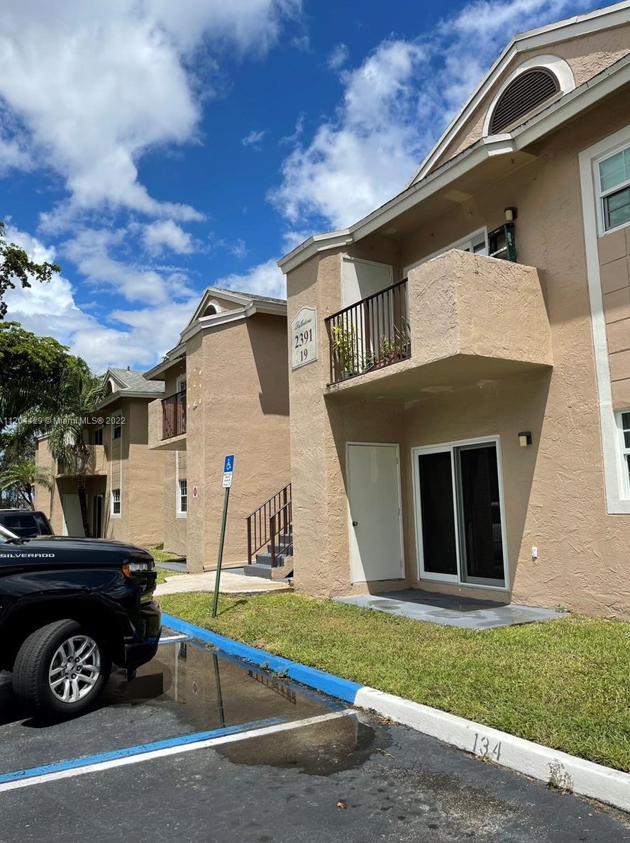 2391 96th Ter, Hollywood, FL 33024-3016
