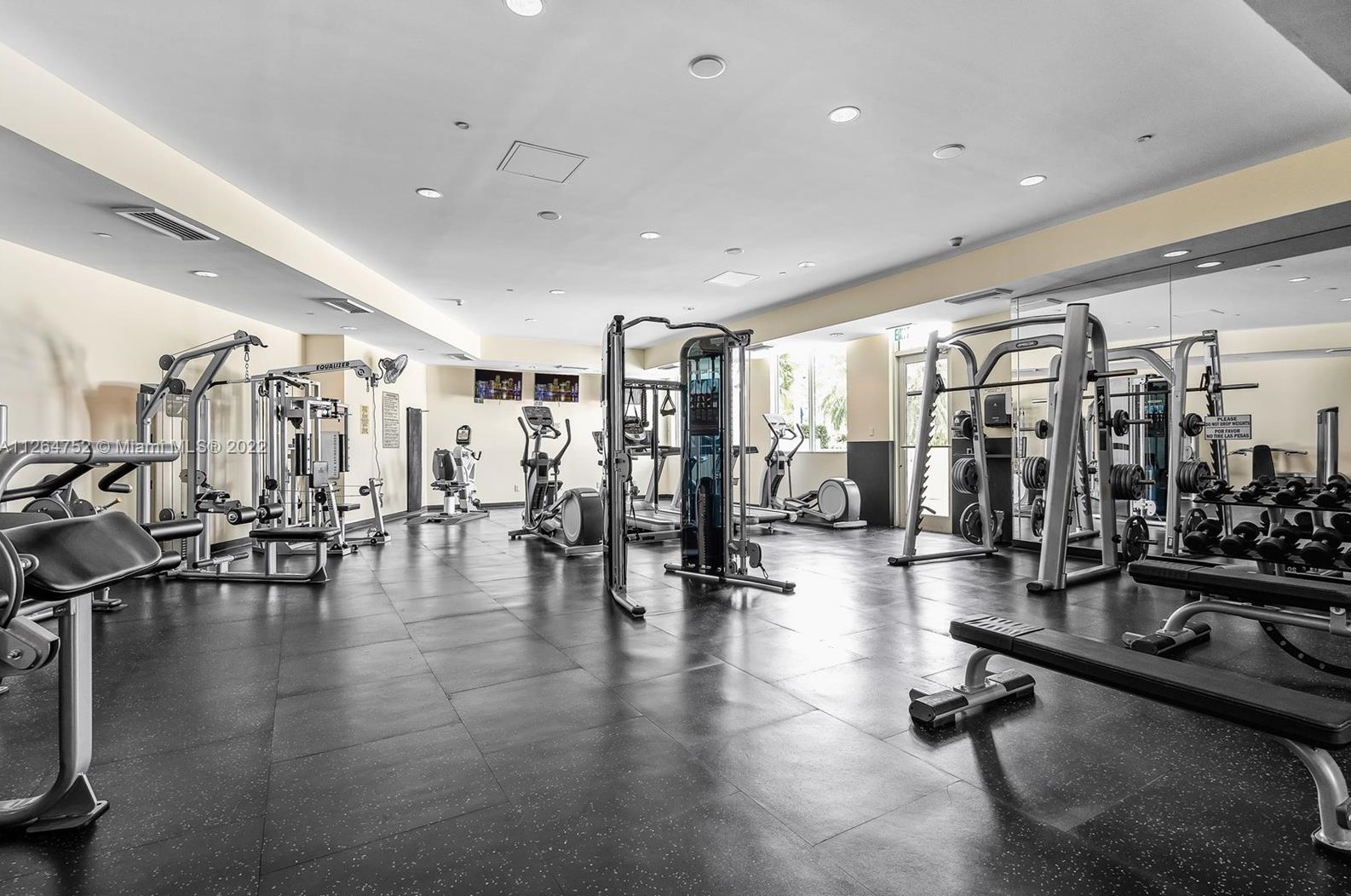 2475 Brickell Ave, Miami FL 33129-2478 exterior