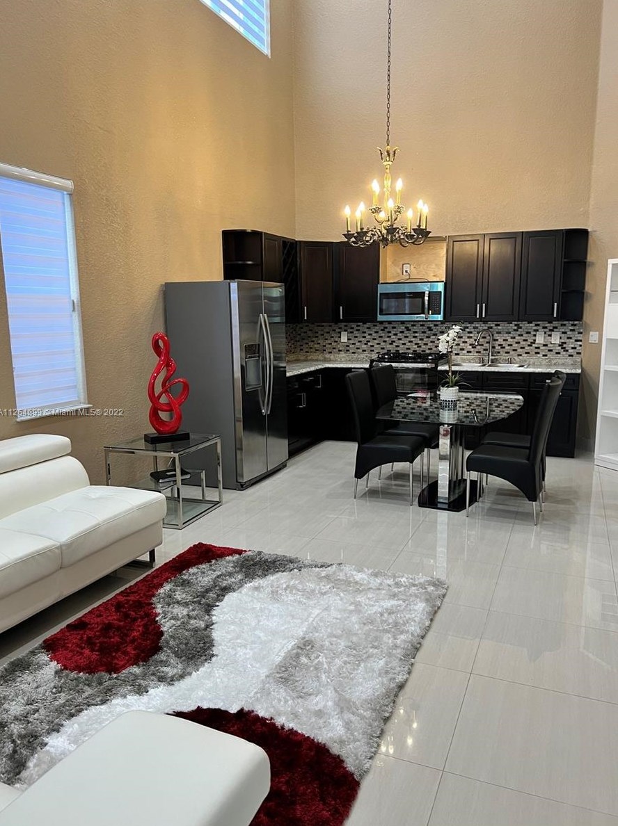 15400 Sw 24th St #1, Miami, FL 33185