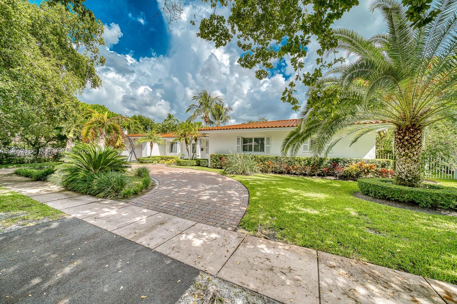 801 Valencia Ave, Miami, FL 33134-4860
