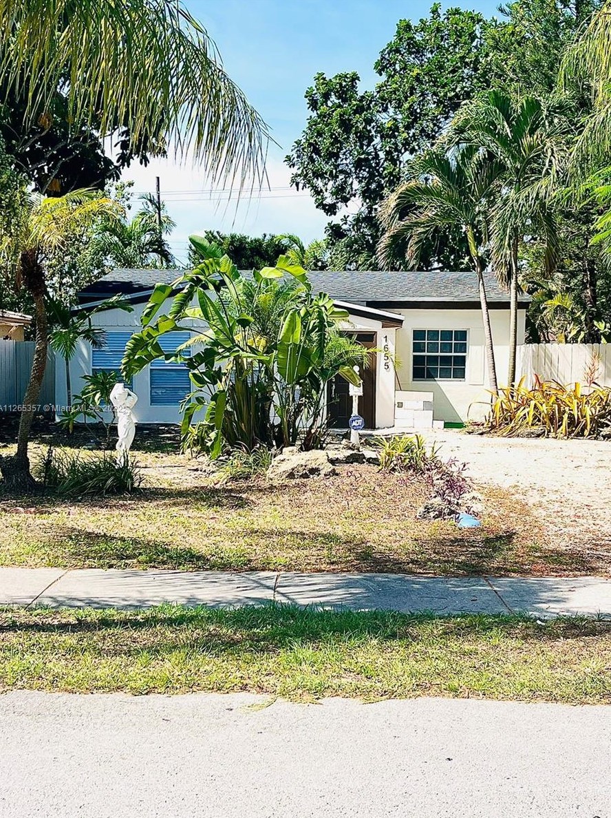 1655 175th St, Miami FL  33162-1442 exterior