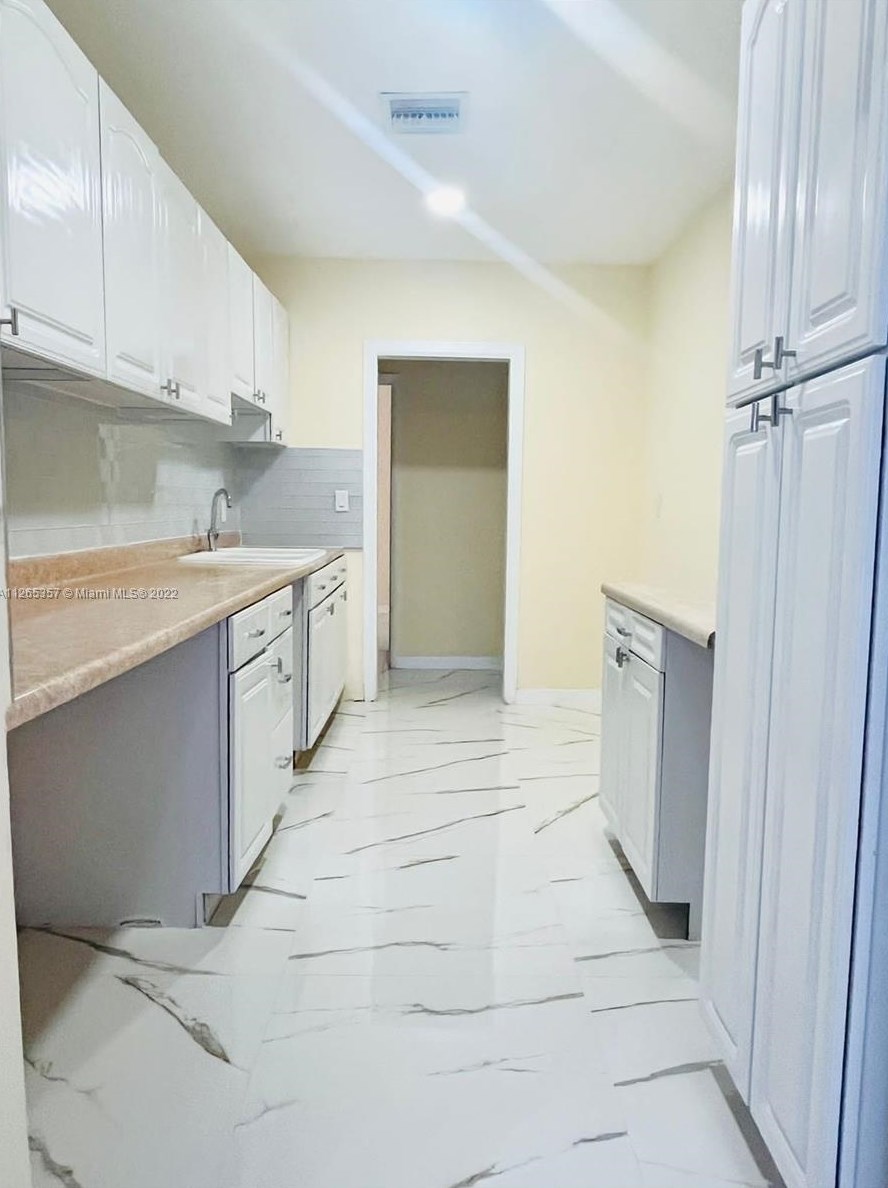 1655 175th St, Miami FL  33162-1442 exterior