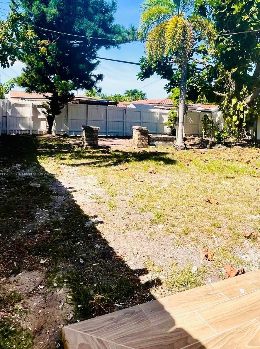 1655 175th St, Miami FL  33162-1442 exterior