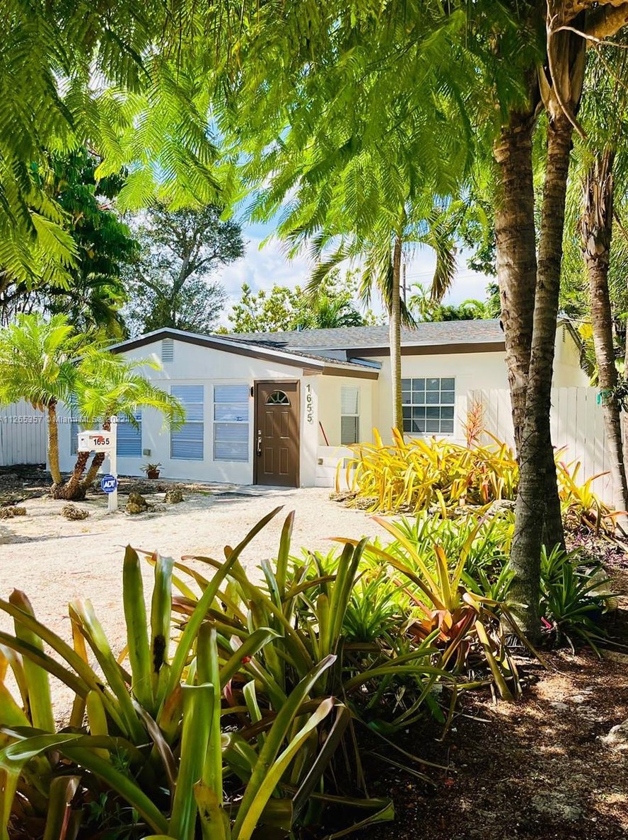 1655 175th St, Miami FL  33162-1442 exterior