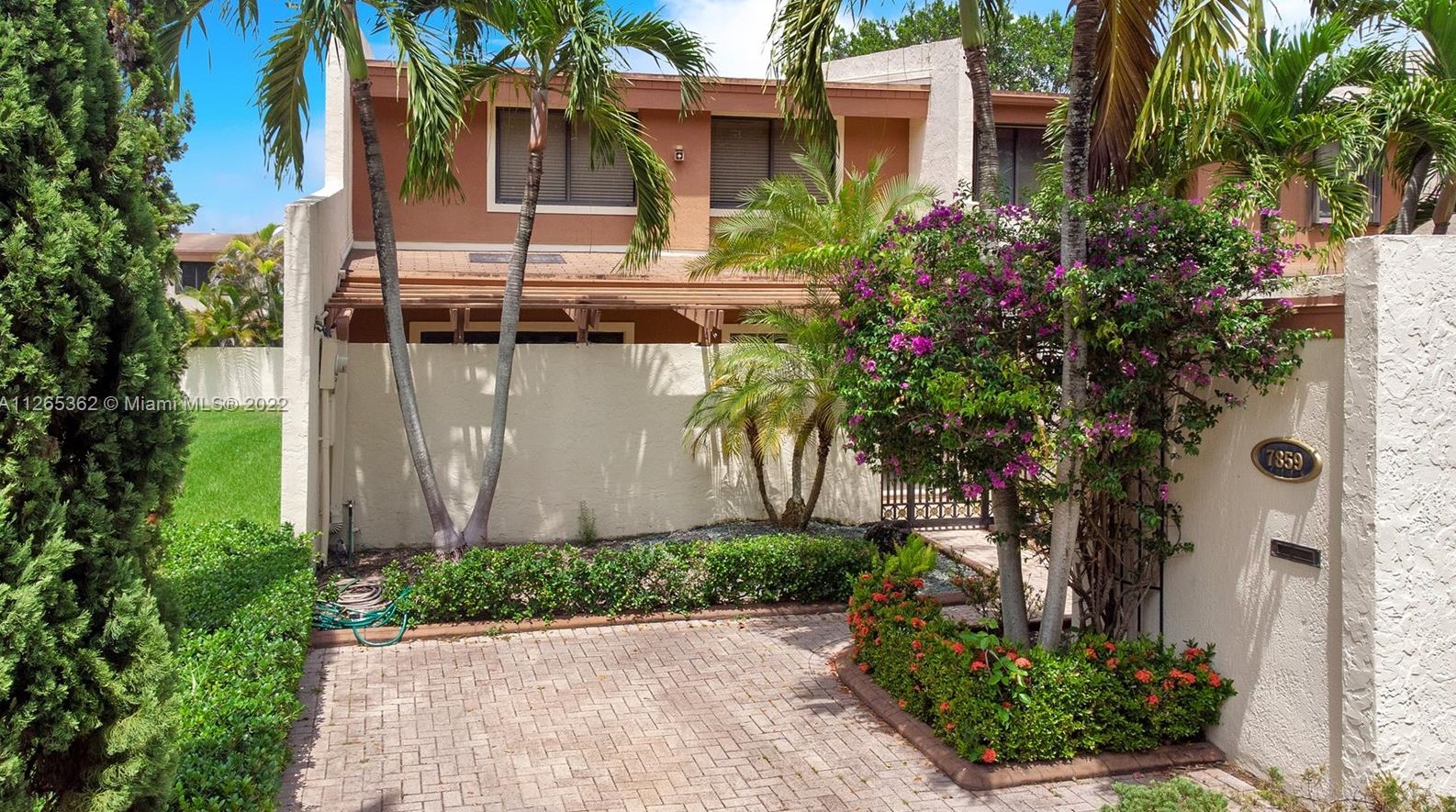 7859 106th Cir, Miami, FL 33173-2938