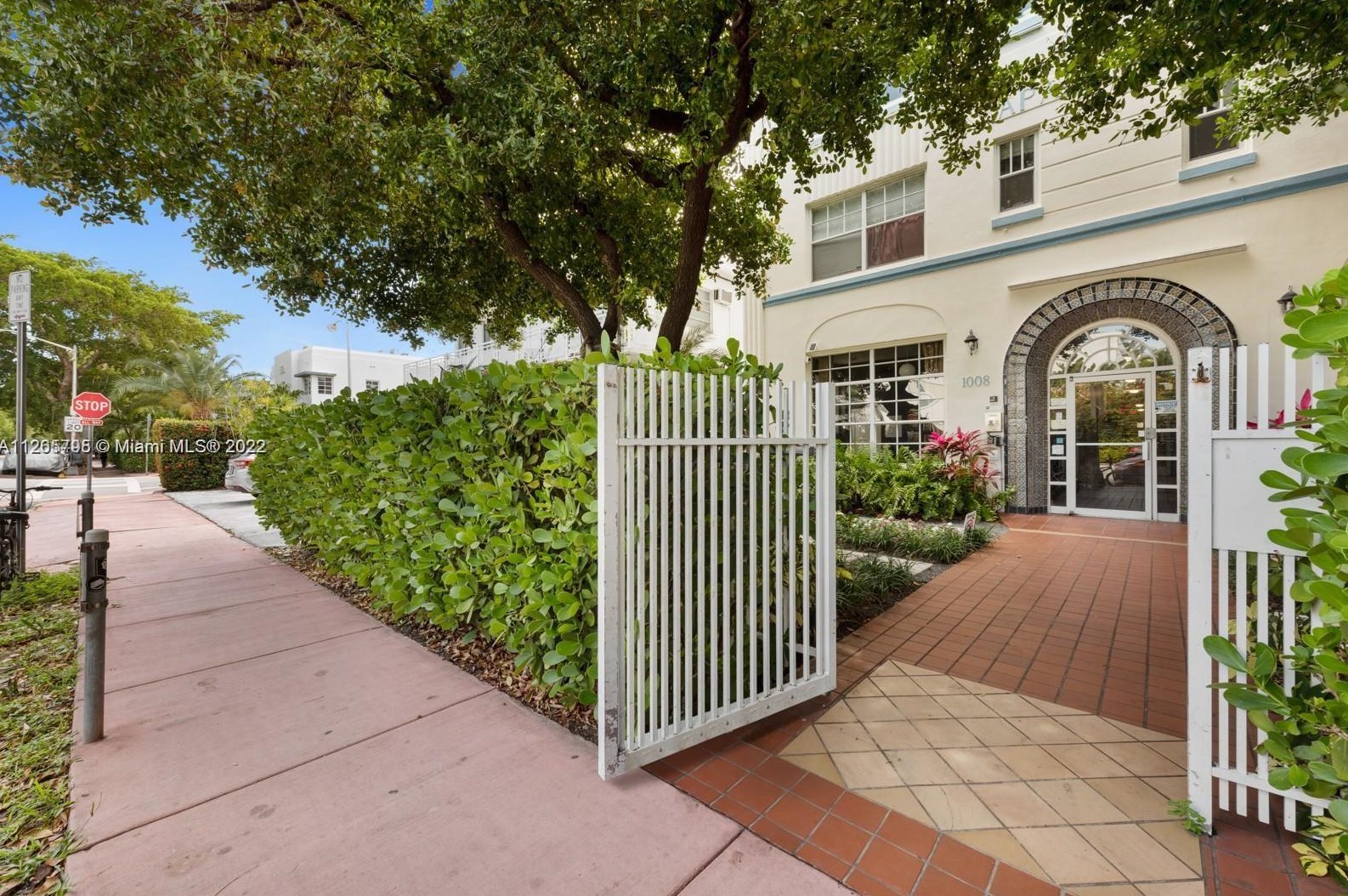 1008 Jefferson Ave Apt 303, Miami, FL 33139