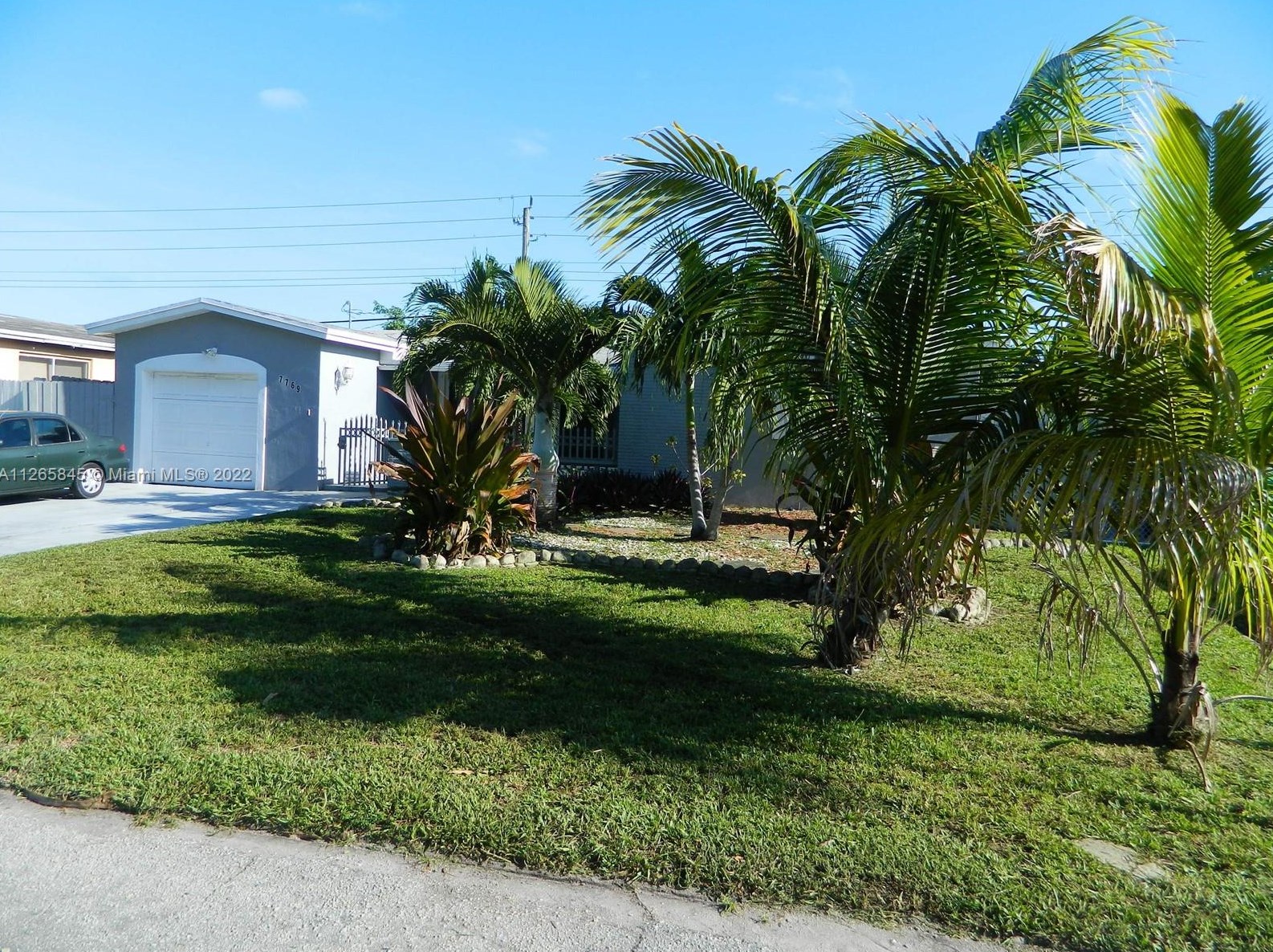 7769 Fairway Blvd, Hollywood, FL 33023-6413