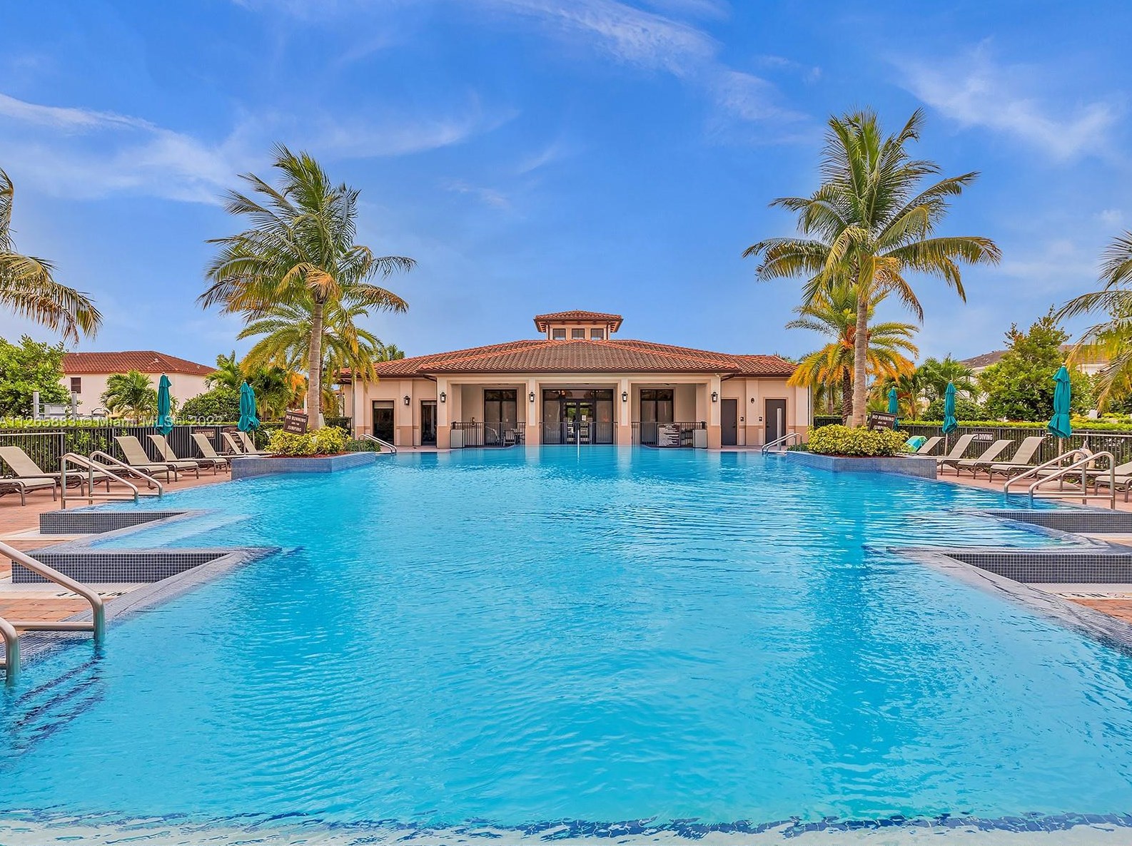 15012 177th Ter, Miami FL  33187-7704 exterior