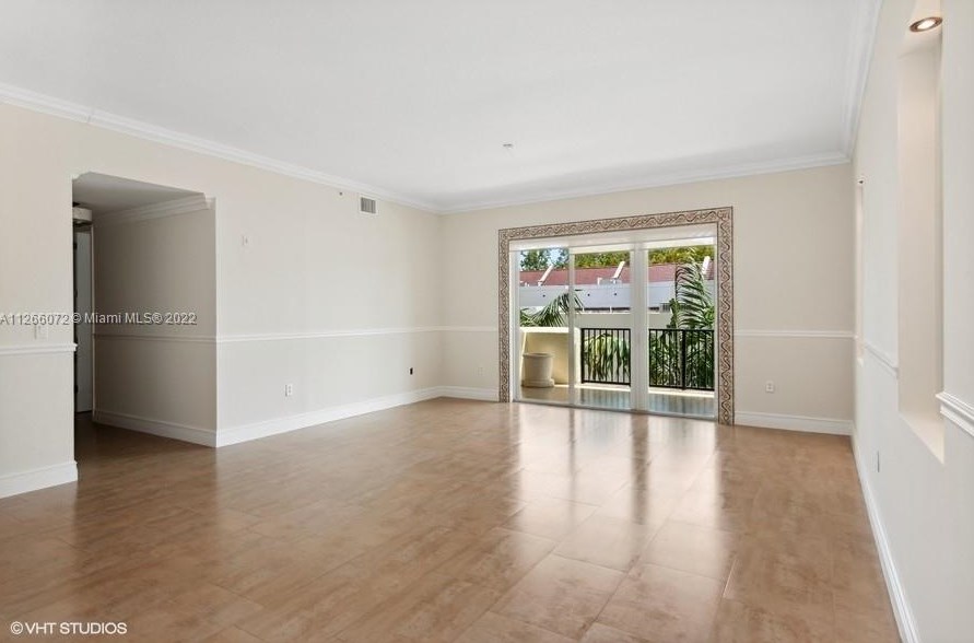 650 Valencia Ave, Miami, FL 33134-5644