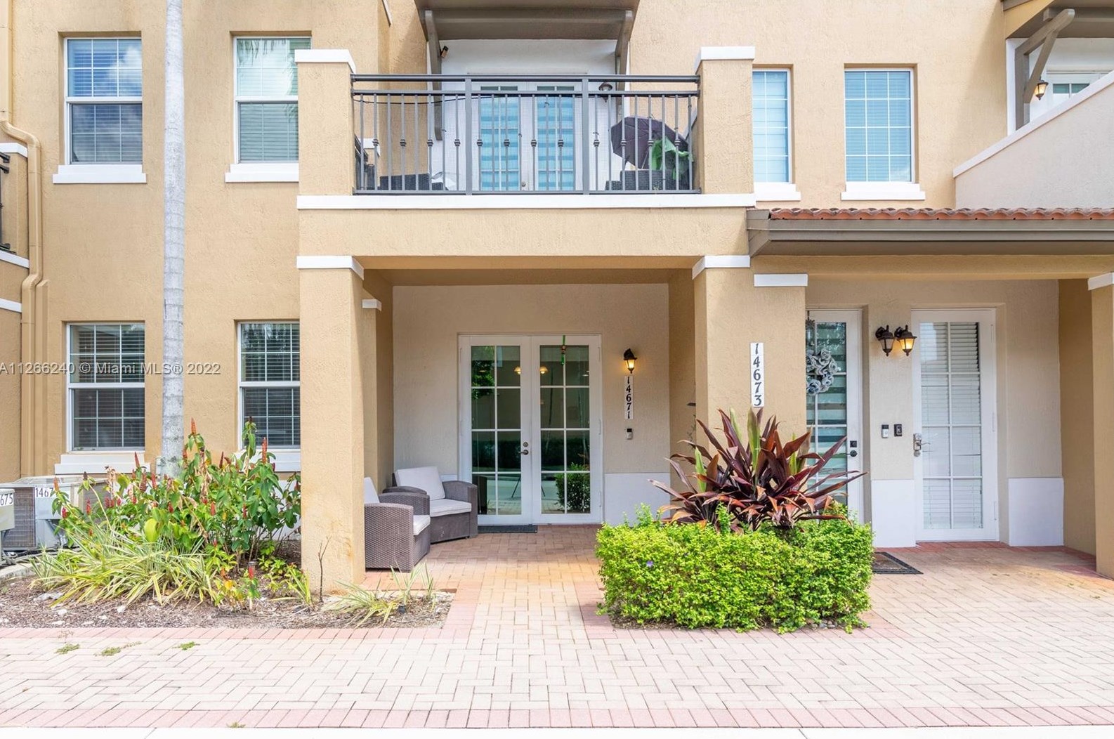 14671 9th St, Hollywood, FL 33027-6133