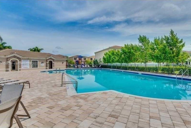 311 Ne 194th Ln #311, Miami, FL 33179
