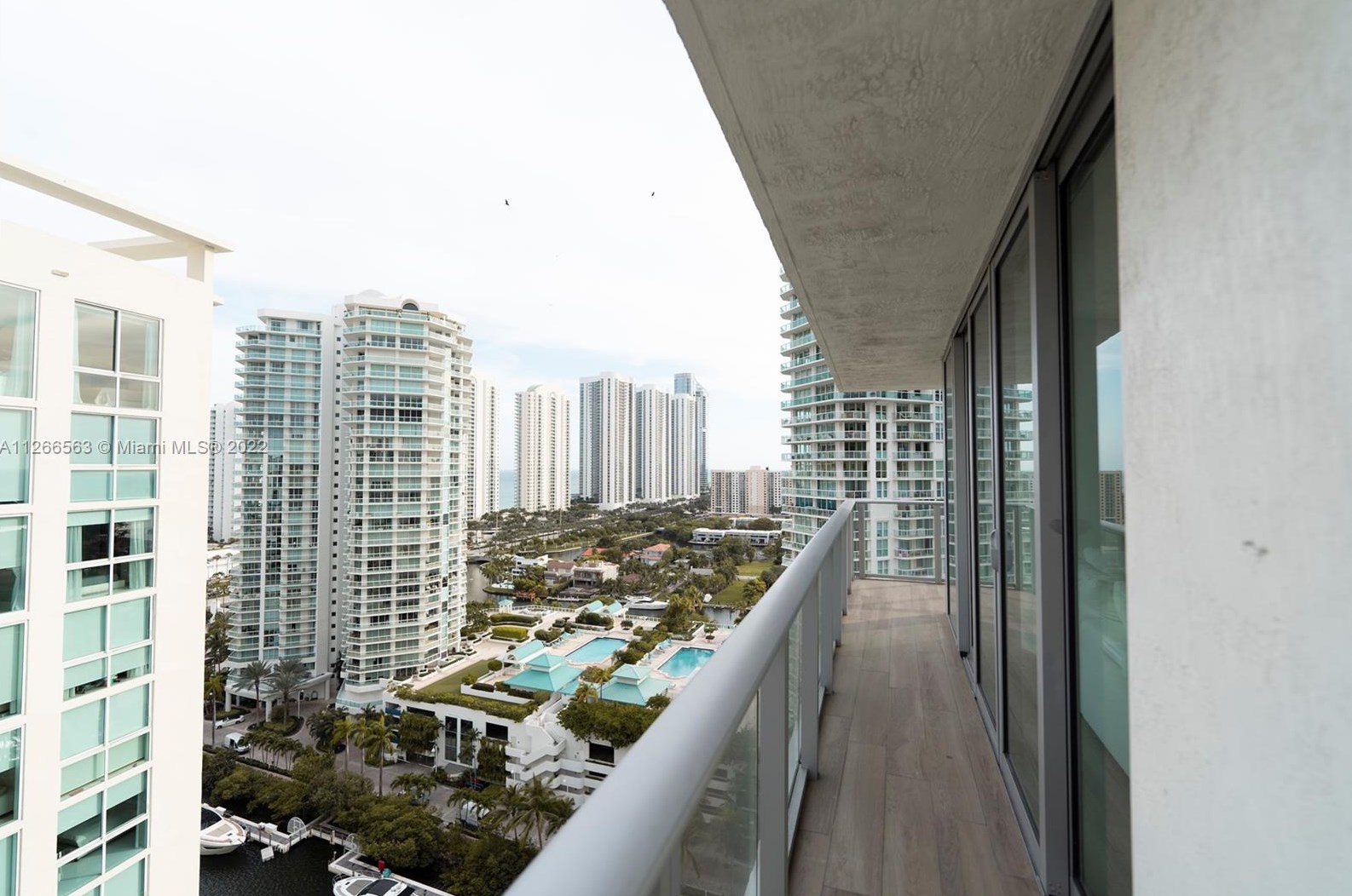 300 Sunny Isles Blvd, Miami FL 33160-4211 exterior