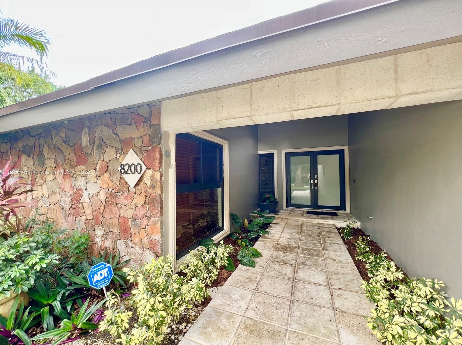 8200 160th St, Miami, FL 33157-3651