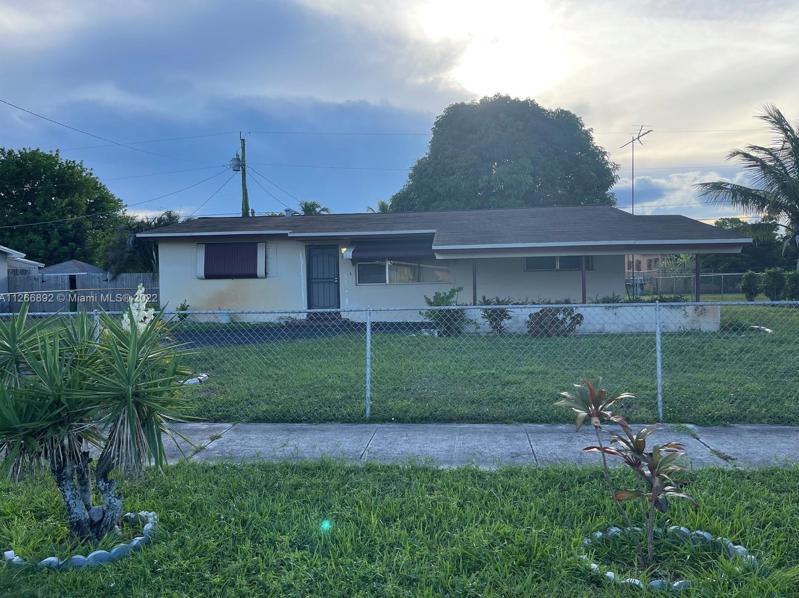 18902 42nd Ct, Miami, FL 33055-2706