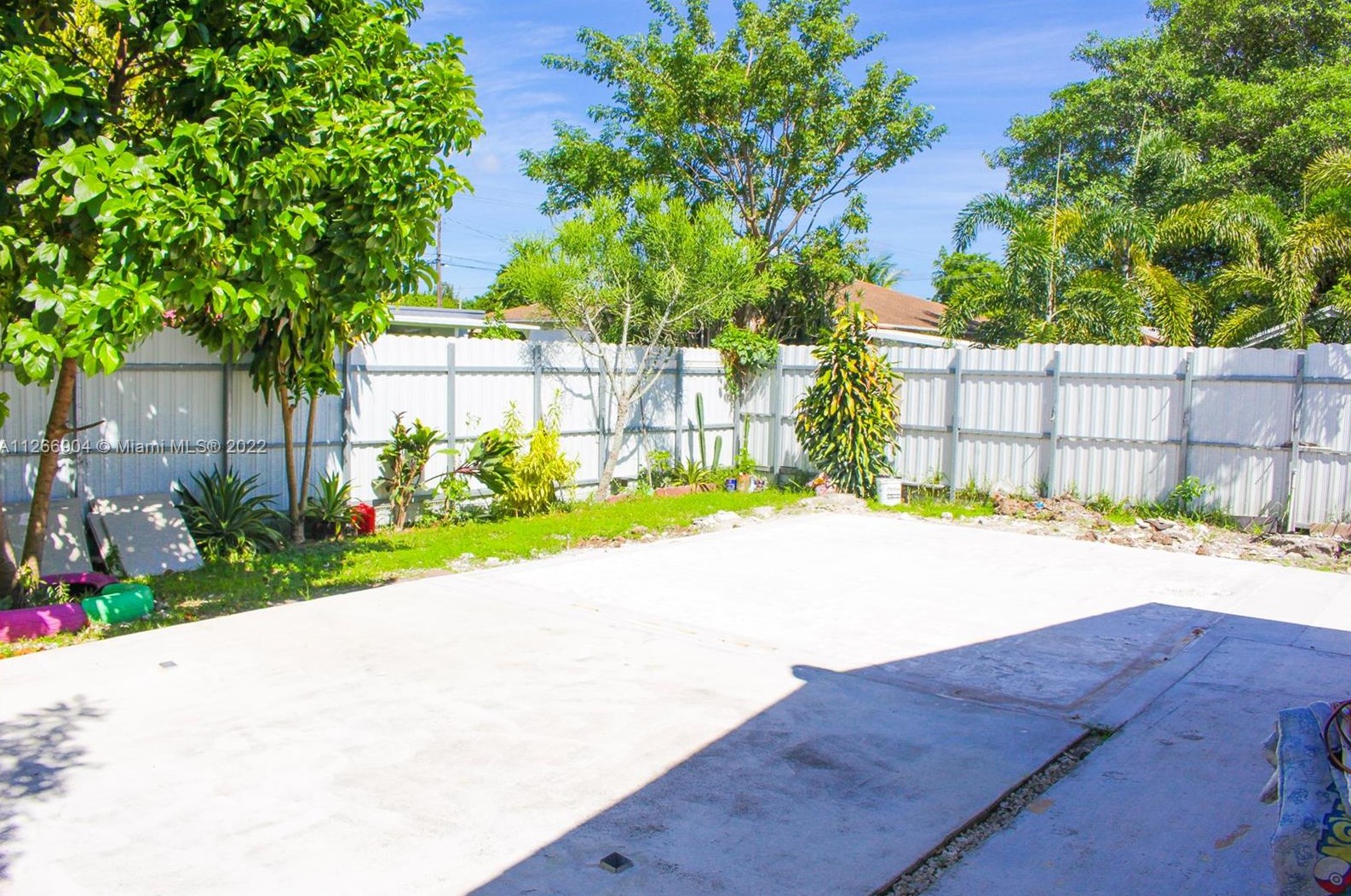 2141 49 St, Miami FL 33142-4069 exterior