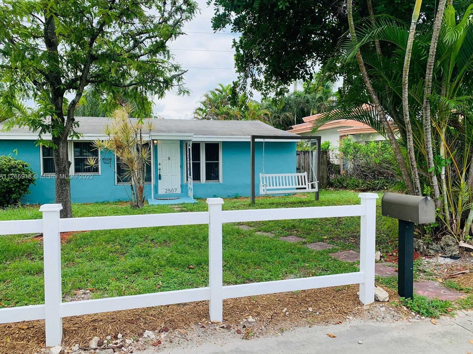 2507 Arthur St, Hollywood, FL 33020