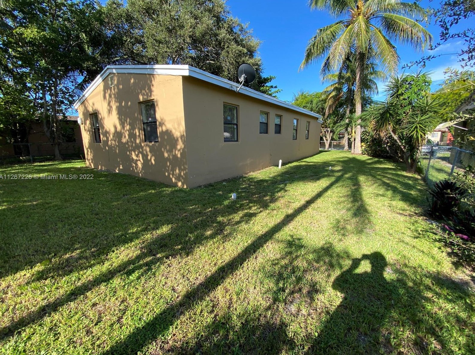 15741 Ne 15th Pl, Miami, FL 33162