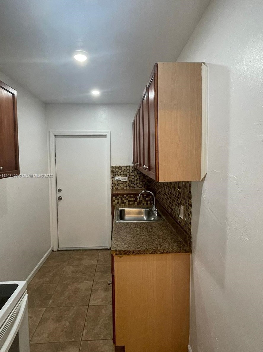 17151 Ne 3rd Ave #17151, Miami, FL 33162