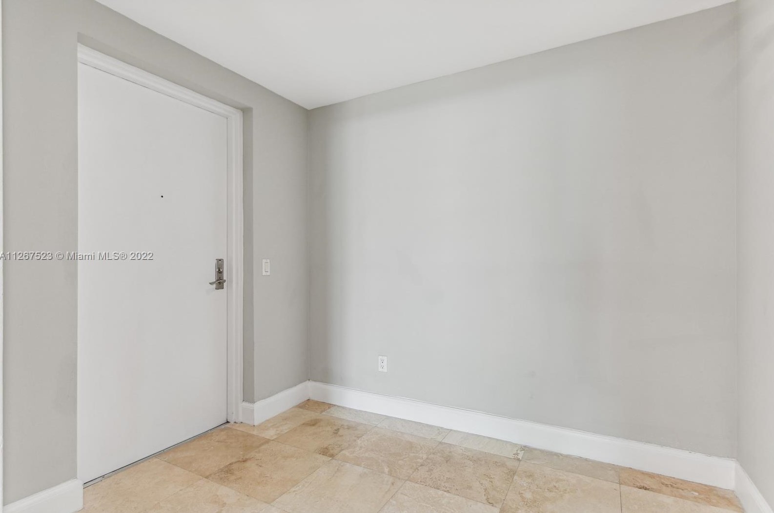 14951 Royal Oaks Ln #1201, Miami, FL 33181