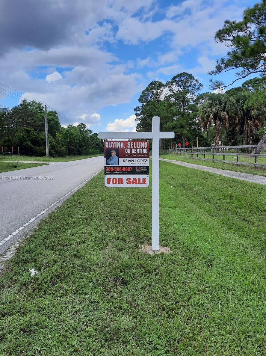 12733 Tangerine Blvd, West Palm Beach, FL 33412-2039