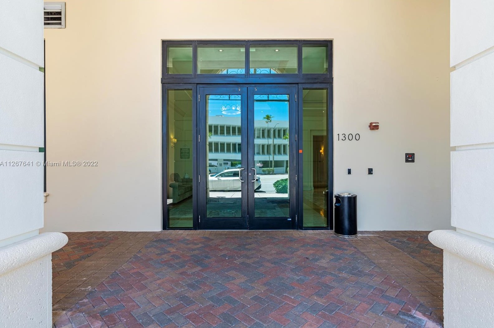 1300 Ponce De Leon Blvd #705, Miami, FL 33134
