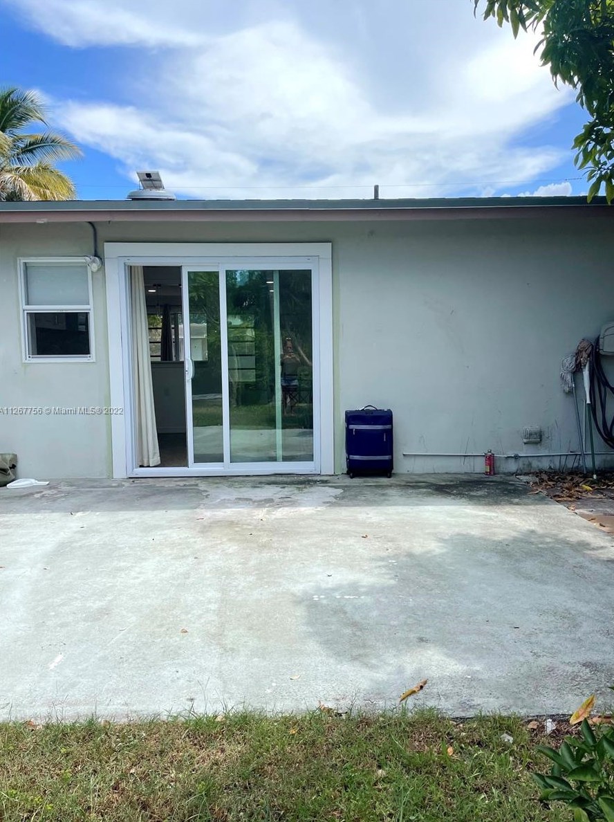 2715 Bruce Ter, Hollywood, FL 33020