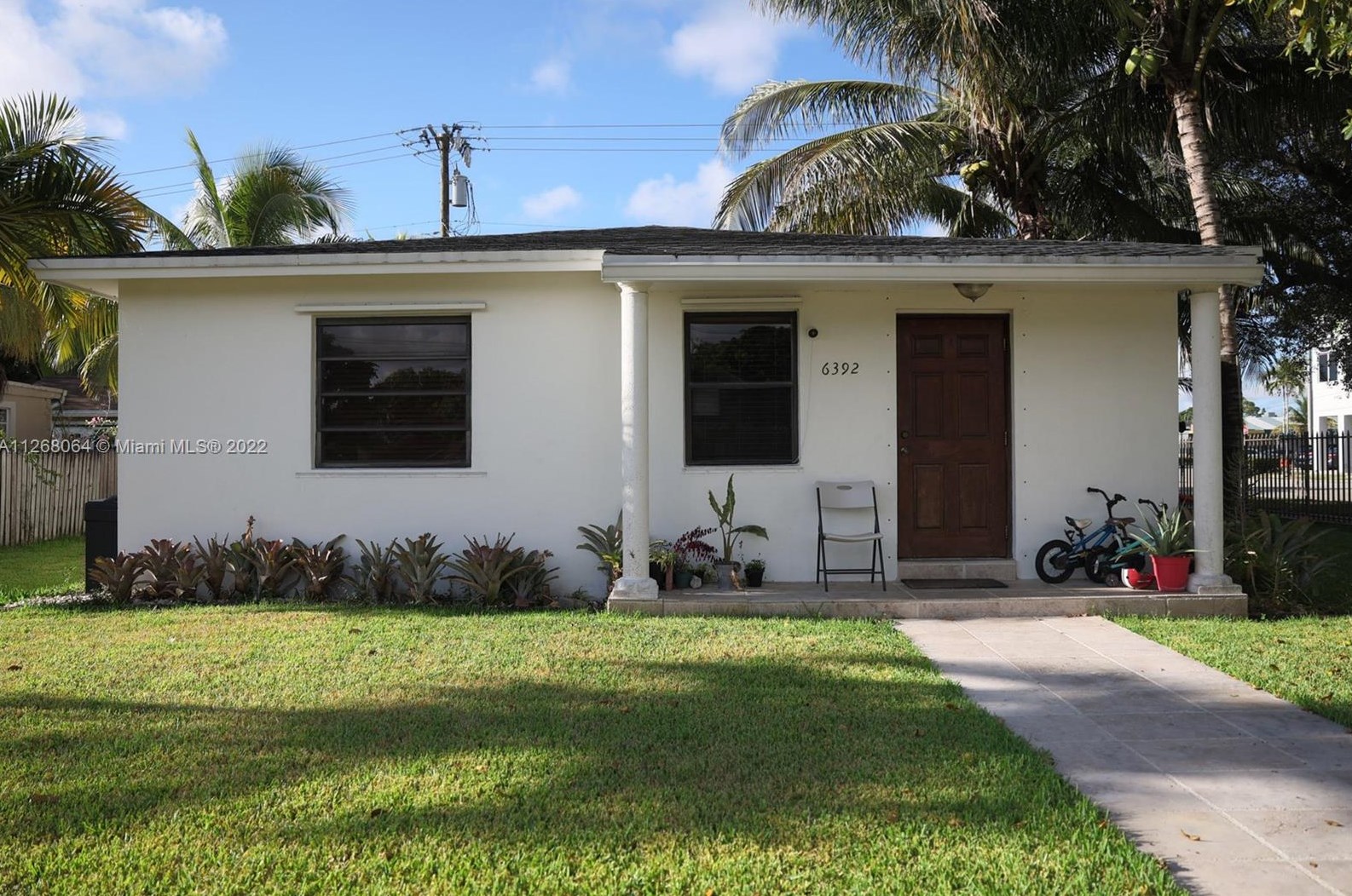 6392 39th Ter, Miami FL  33155-4818 exterior