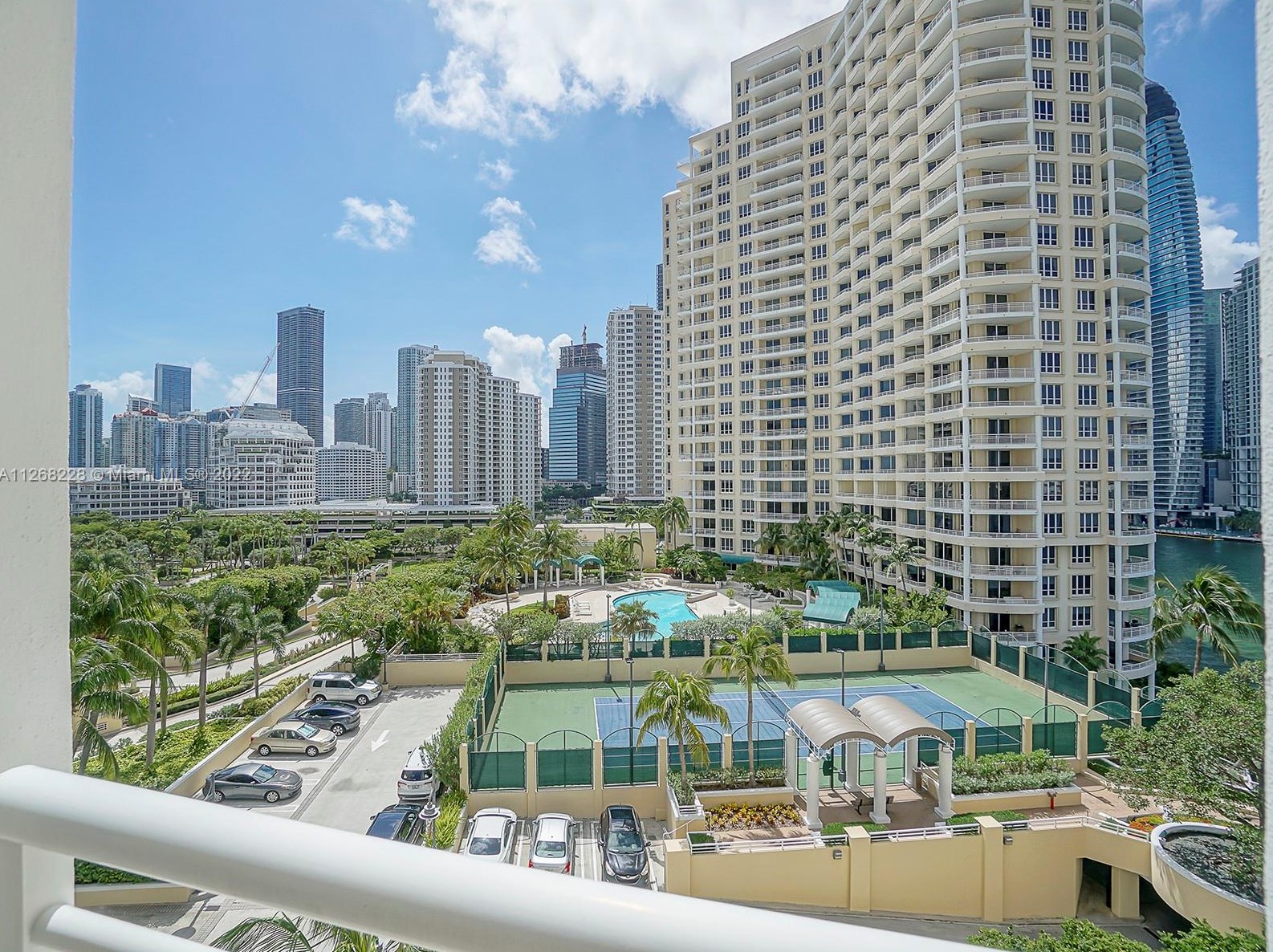 848 Brickell Key Dr, Miami FL  33131-3700 exterior