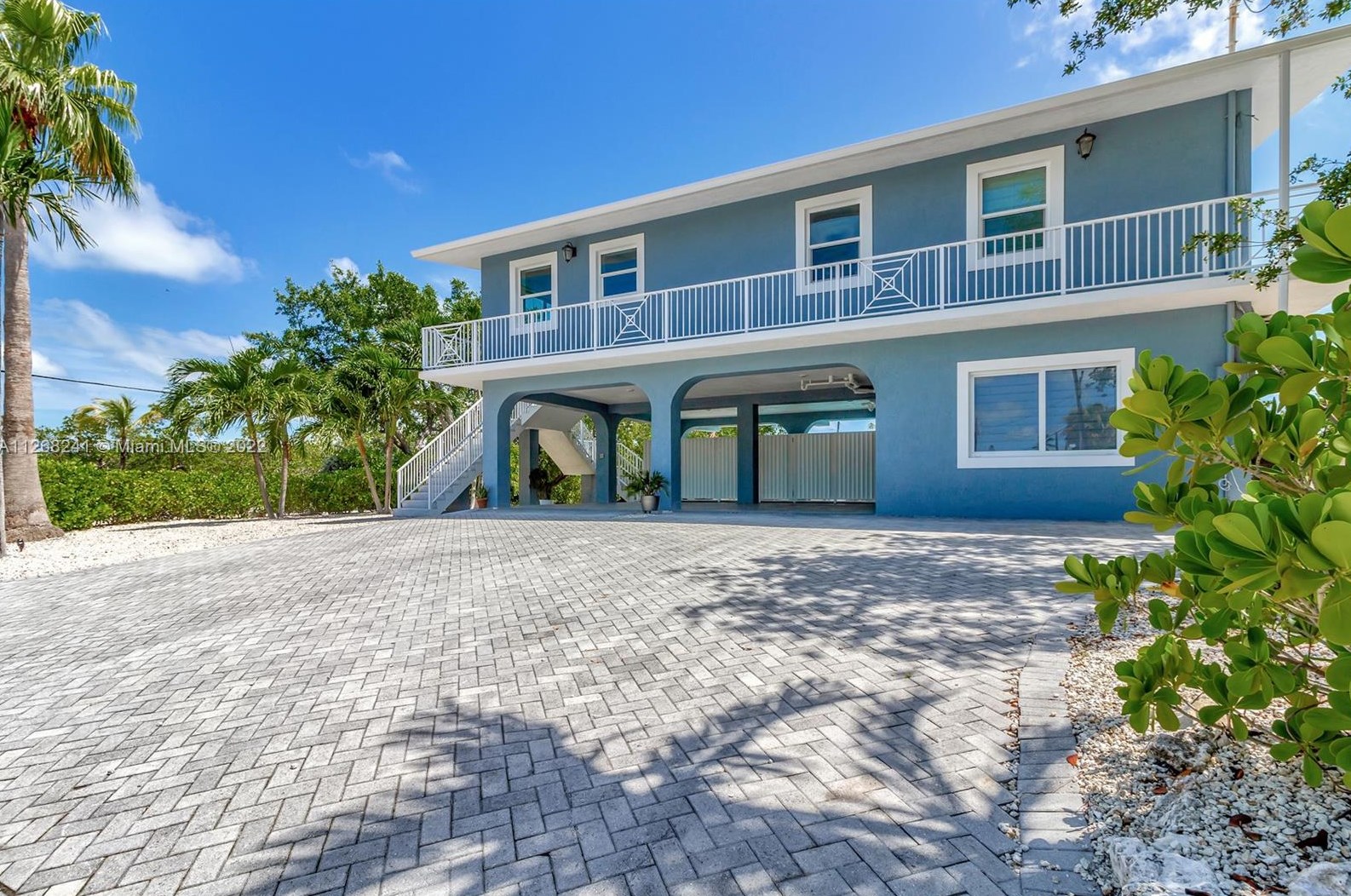 100 Bayview Dr, Plantation Key, FL 33036-4216