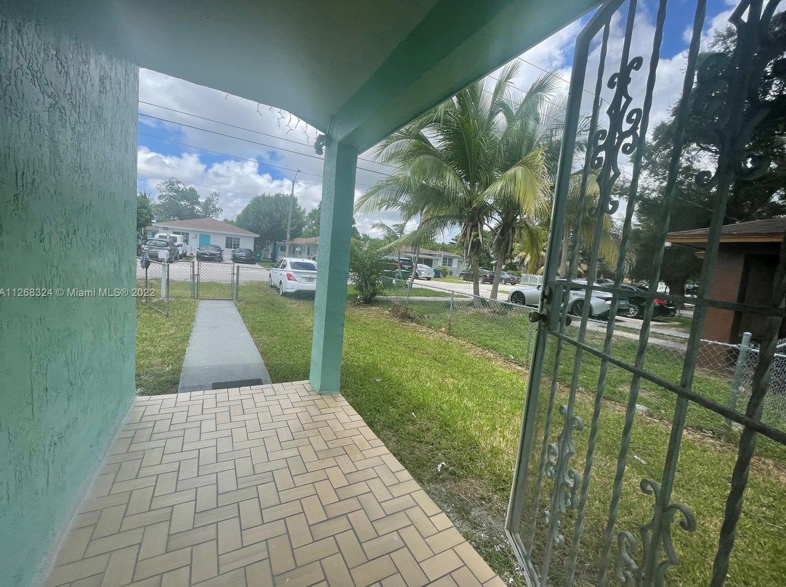 2260 61st St, Miami, FL 33142-7829