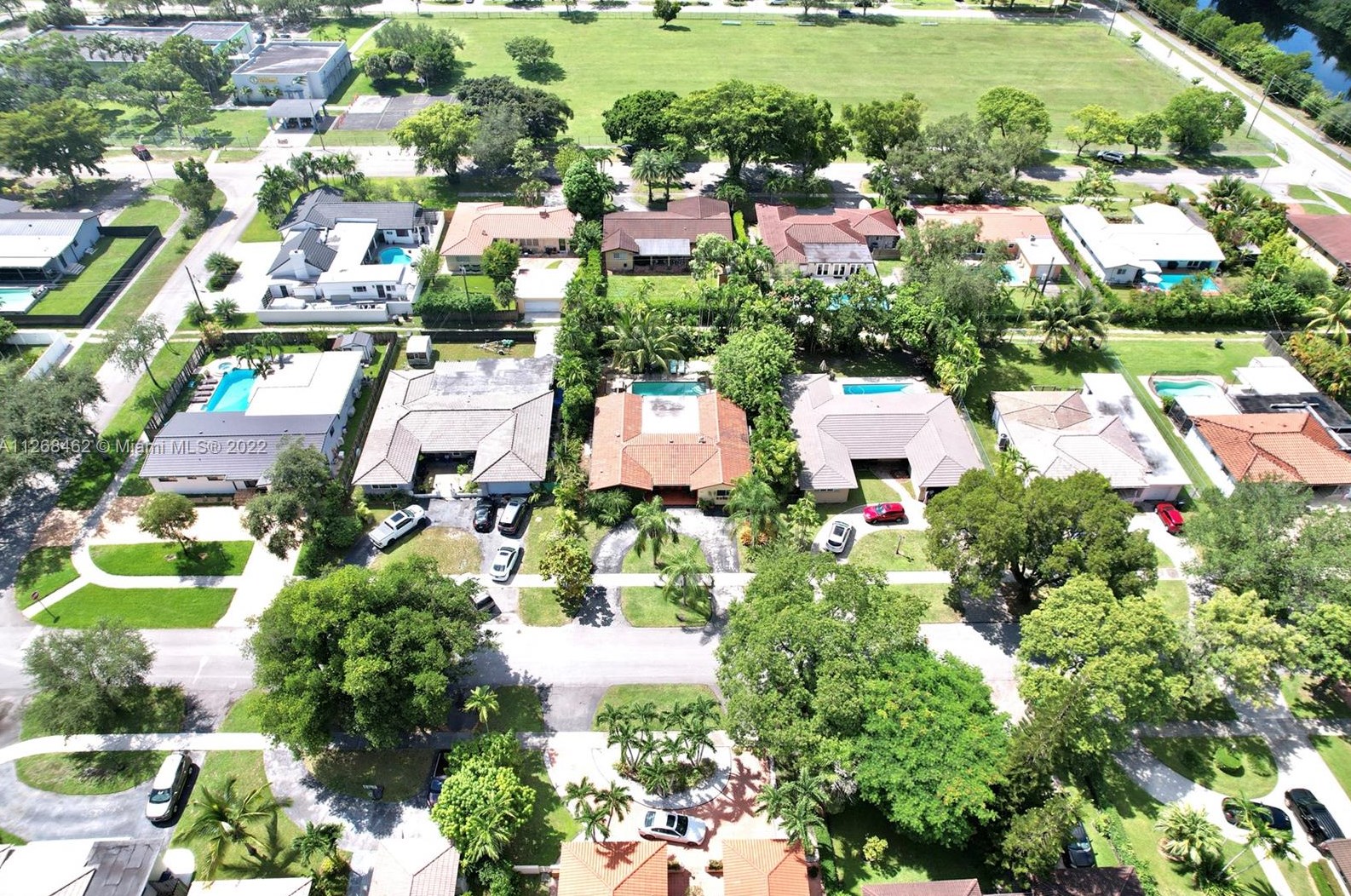 1226 Robin Ave, Miami, FL 33166-3132