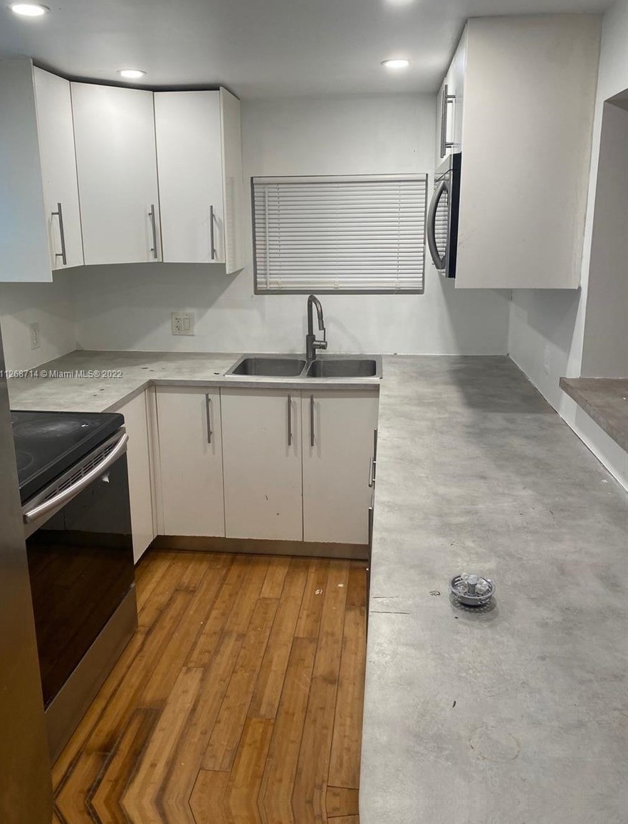 2750 Nw 30th St, Miami, FL 33142