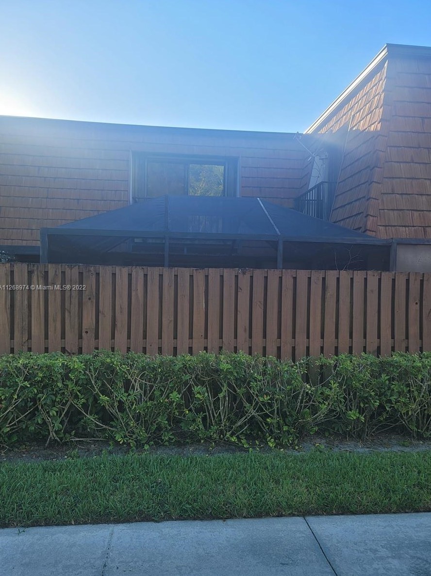 406 4th Ln, Lake Worth, FL 33463-4347