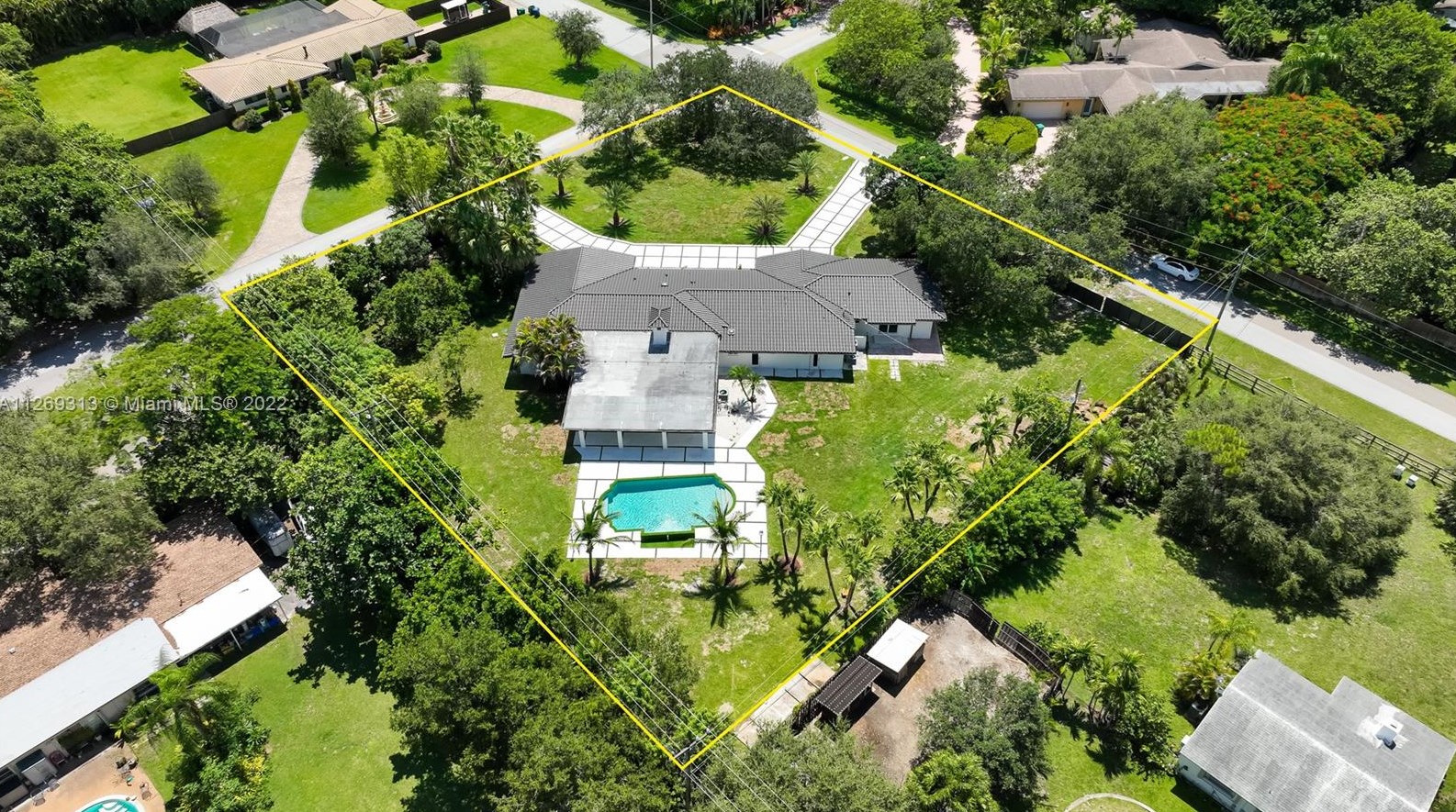 9875 138th St, Miami FL  33176-6725 exterior