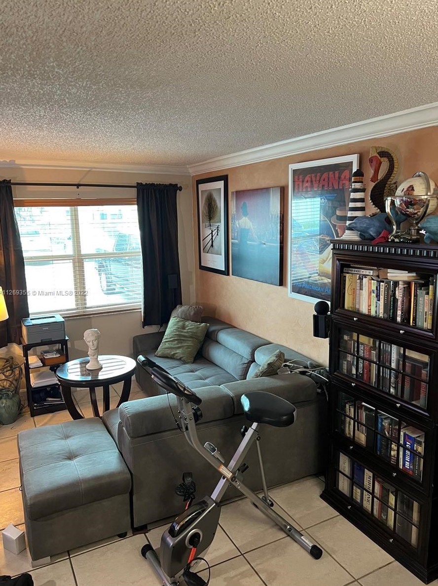 3777 78th Ave, Hollywood FL  33024-8317 exterior